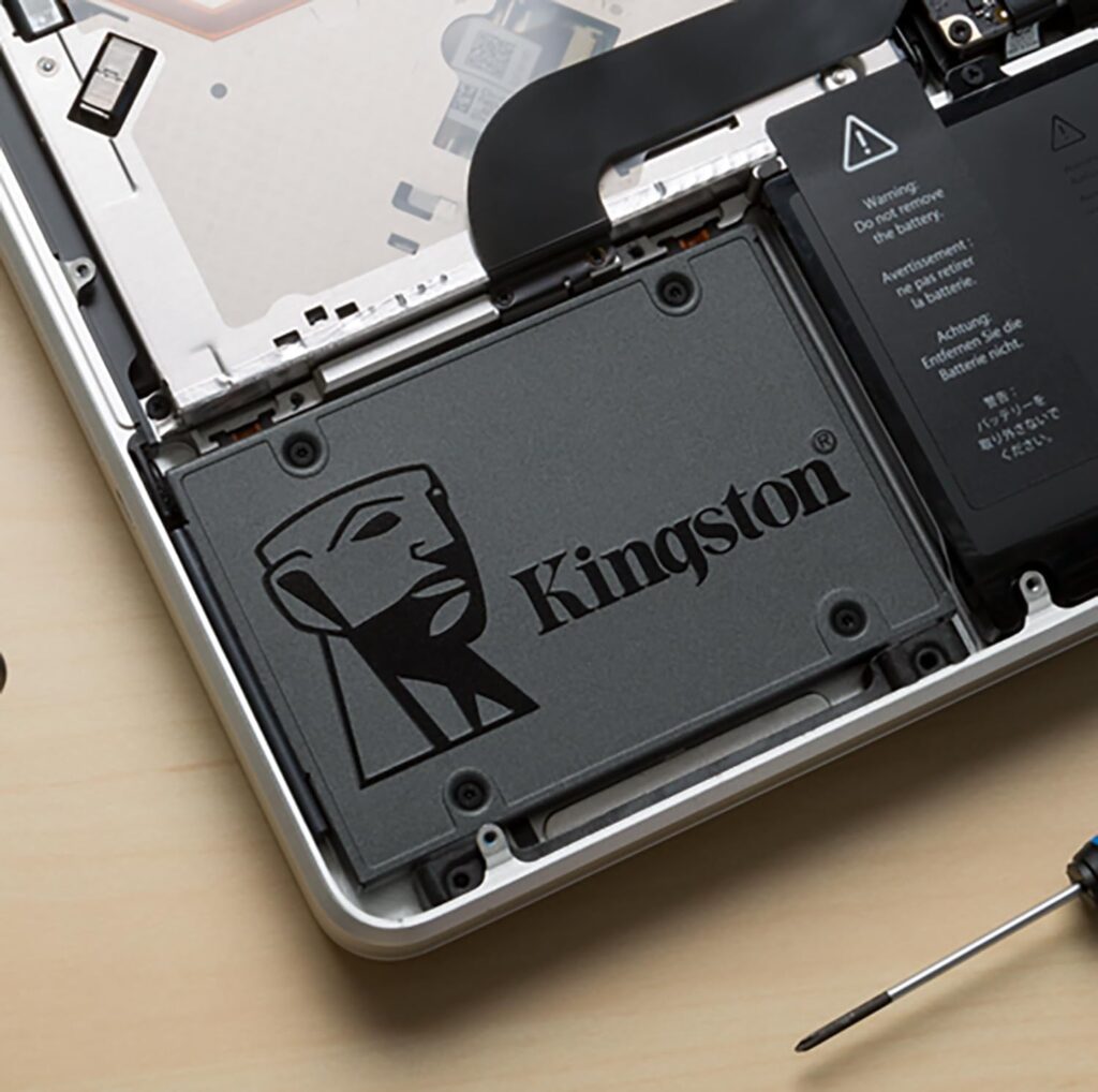 SSD SATA Kingston instalado em um Notebook